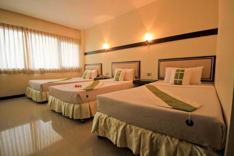 Navarat Heritage Hotel Kamphengphet Kültér fotó